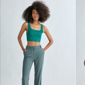 Babaton
Sculpt Knit Squareneck Cropped Tank - Aritzia